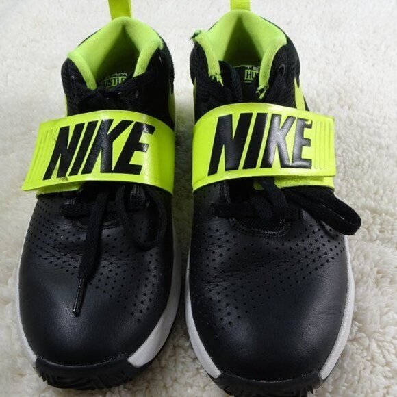 Nike Team Hustle D8 Black/Yellow 881941-003 Size 6 Youth - Picture 1 of 8